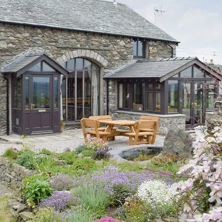 بيت للعطل Hill Top Barn